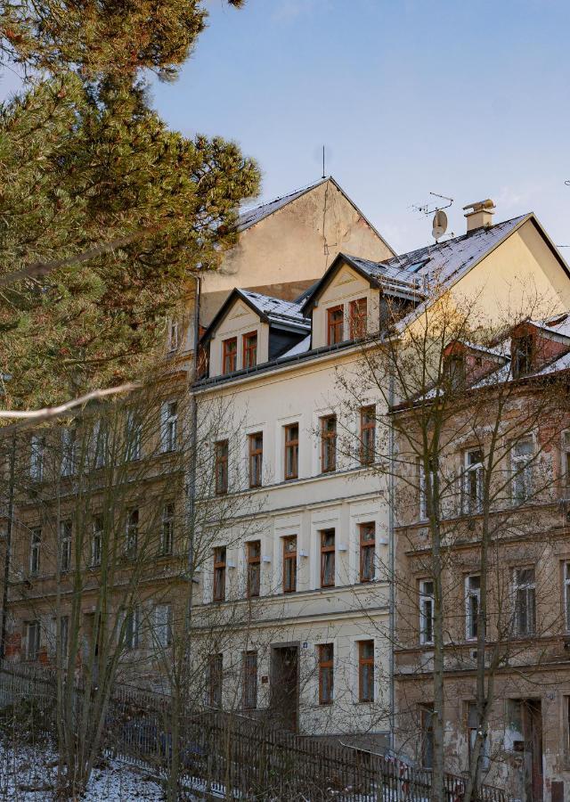 Excellent In Center 5 Min Walk From The Colonnade