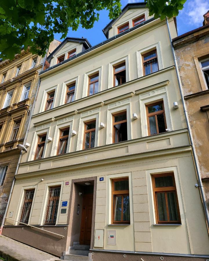 Excellent In Center 5 Min Walk From The Colonnade