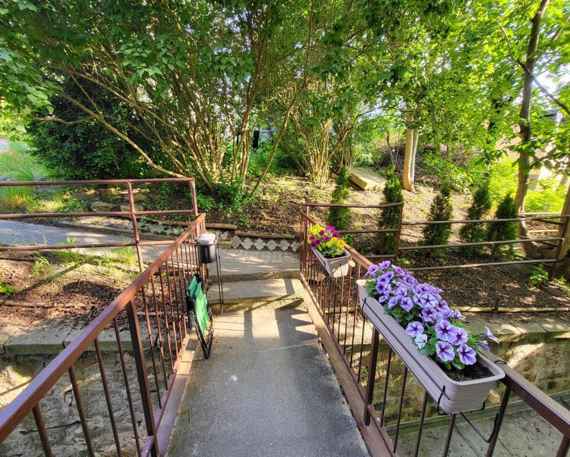 Апартаменты Excellent In Center 5 Min Walk From The Colonnade *