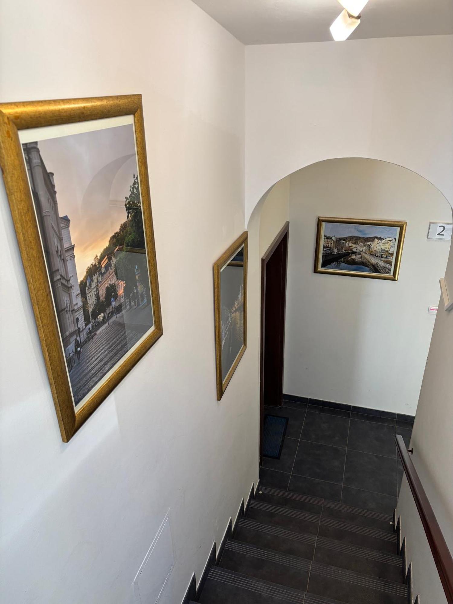 Excellent In Center 5 Min Walk From The Colonnade Апартаменты